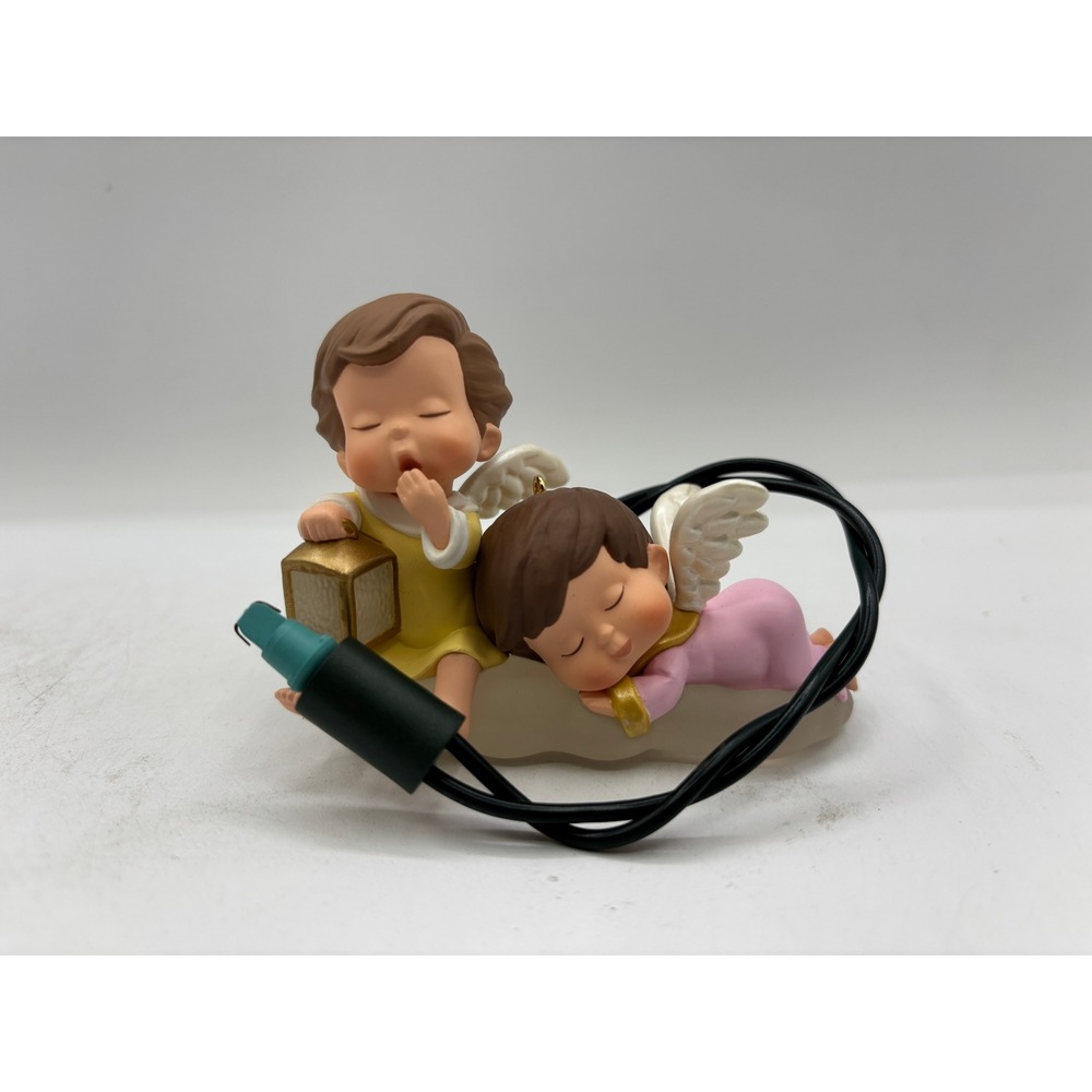 Hallmark Keepsake 2000 Vintage Mary's Angels Magic Lighted Ornament Handcrafted